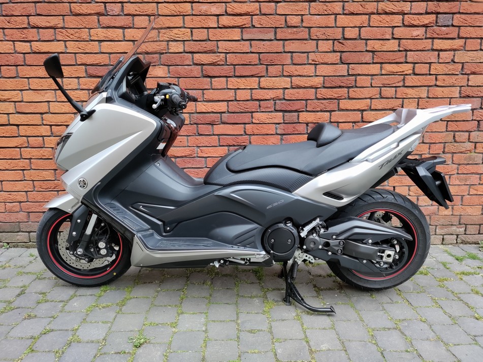 Yamaha T-MAX
