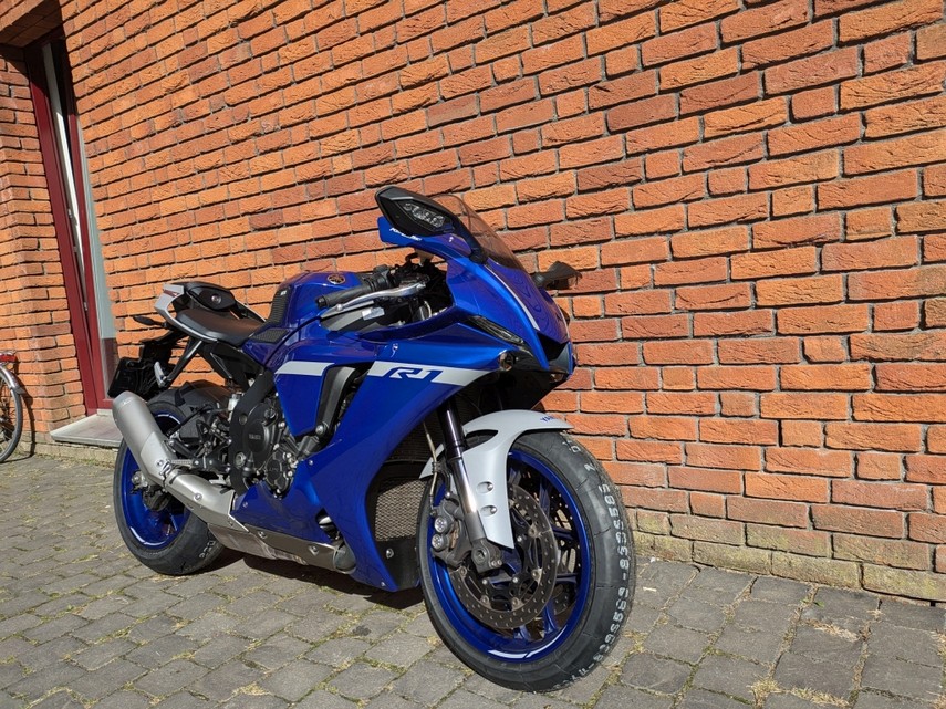 Yamaha YZF-R1