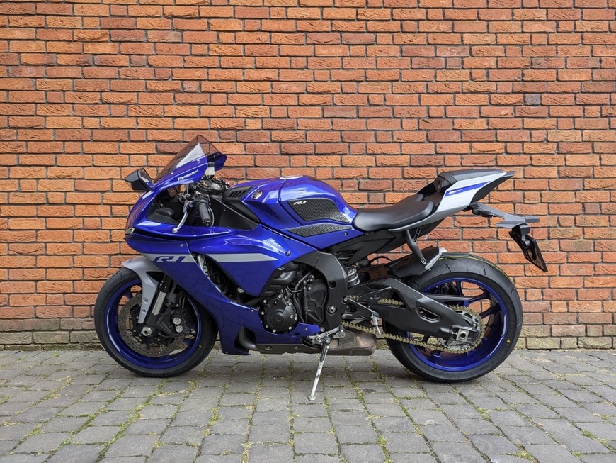 Yamaha YZF-R1