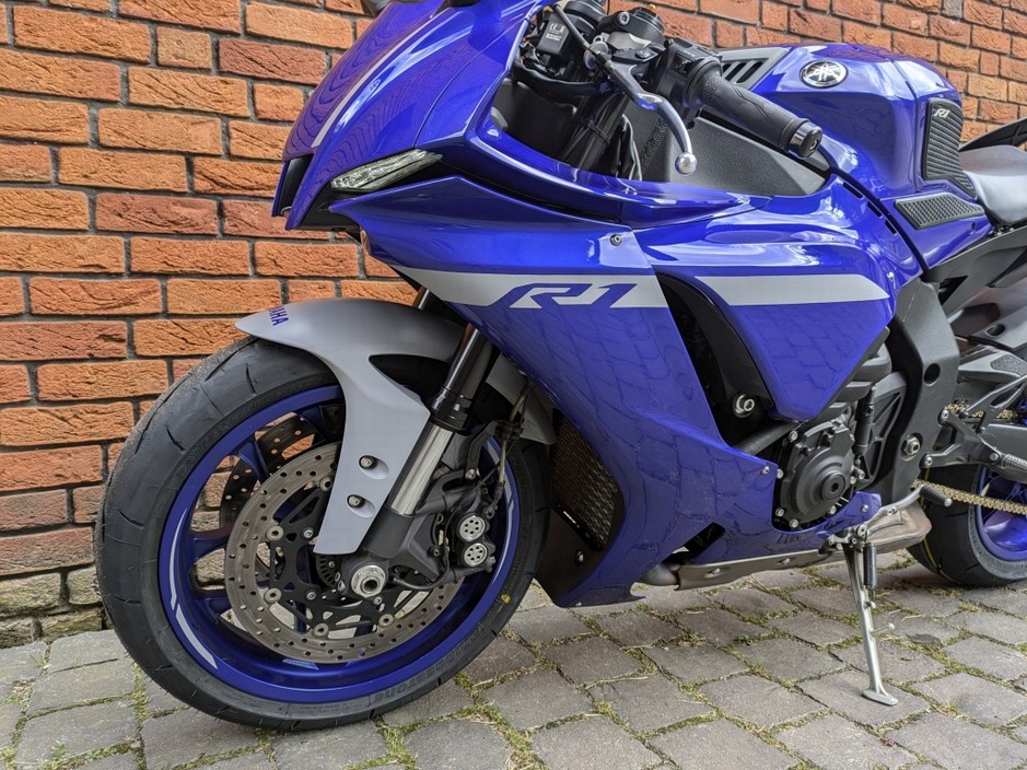 Yamaha YZF-R1