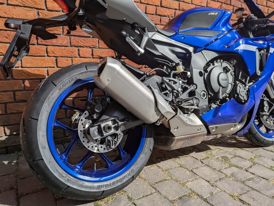 Yamaha YZF-R1