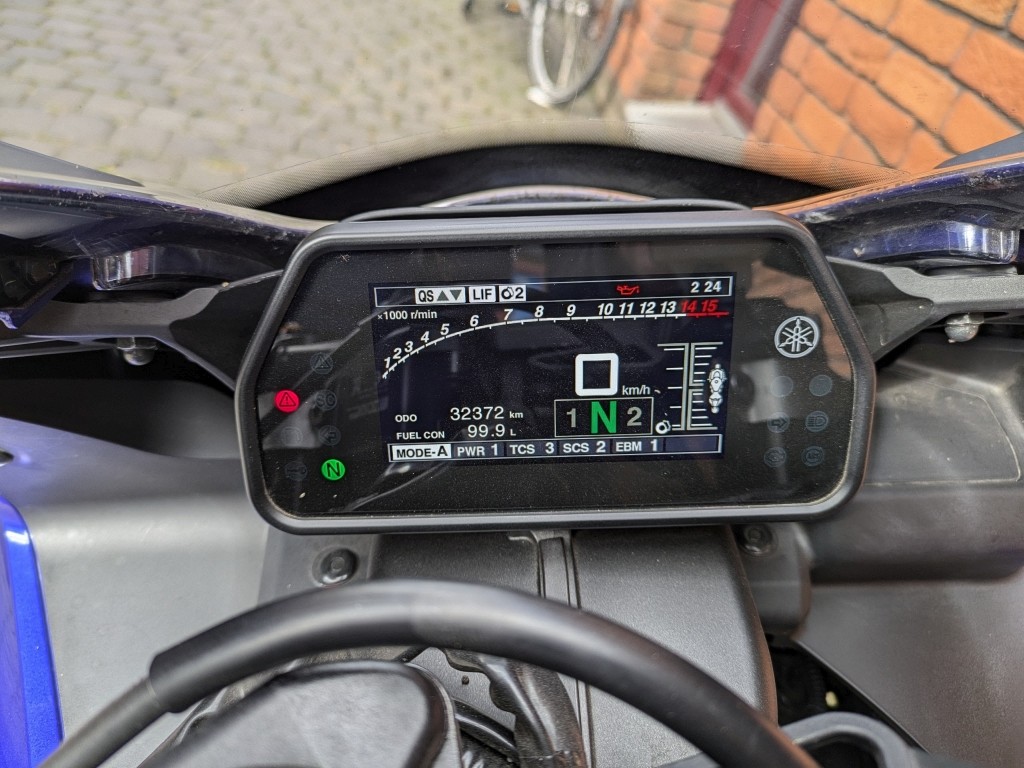 Yamaha YZF-R1