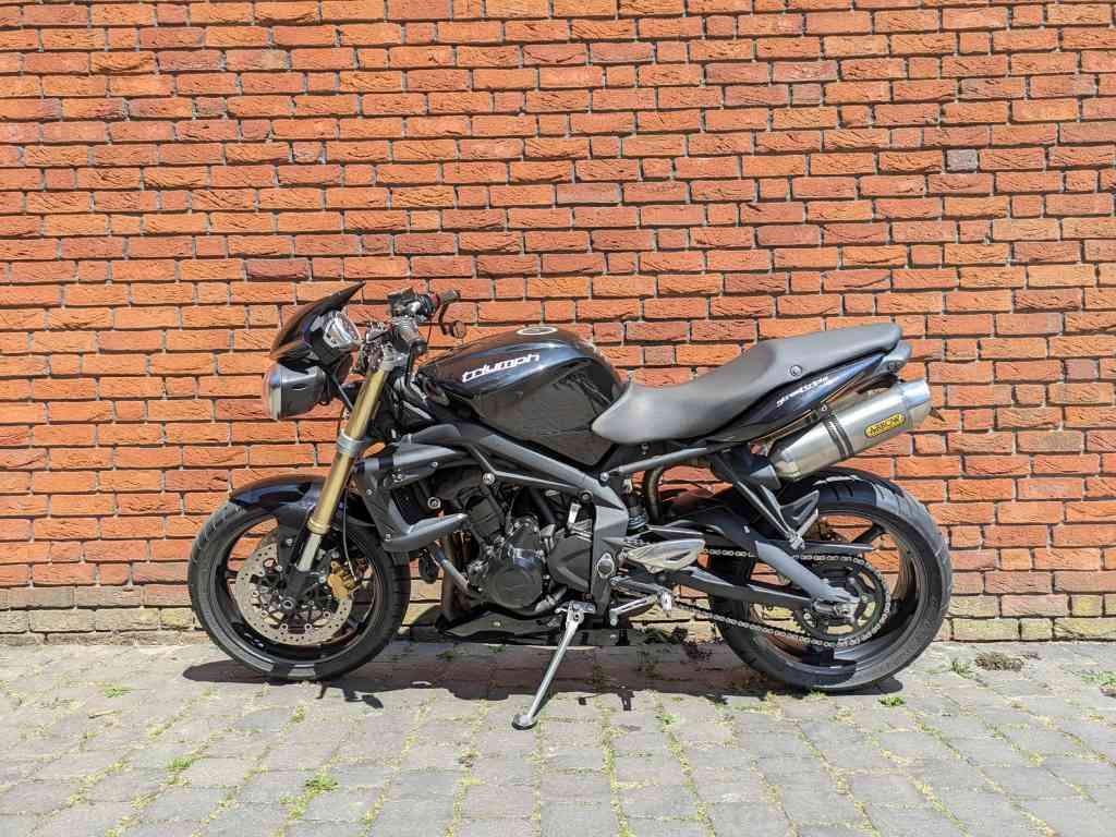 Triumph STREET TRIPLE R