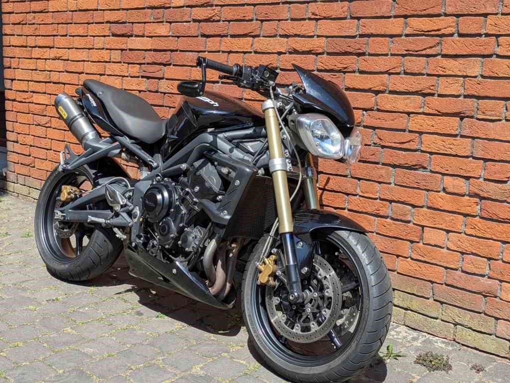 Triumph STREET TRIPLE R