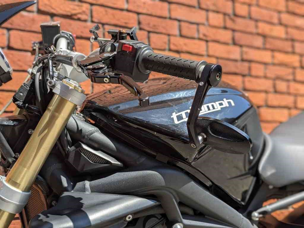 Triumph STREET TRIPLE R