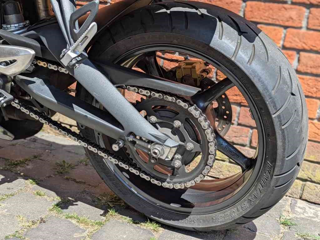 Triumph STREET TRIPLE R