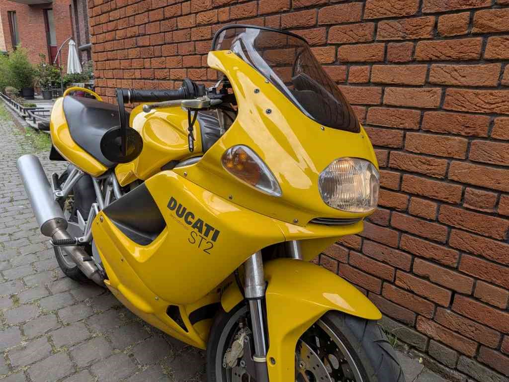 Ducati 944 ST2